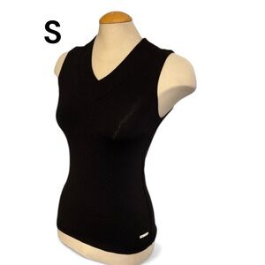 ONE TOOTH Black Workout Tank Top Size Small Very Stretchy V Neck 🇨🇦